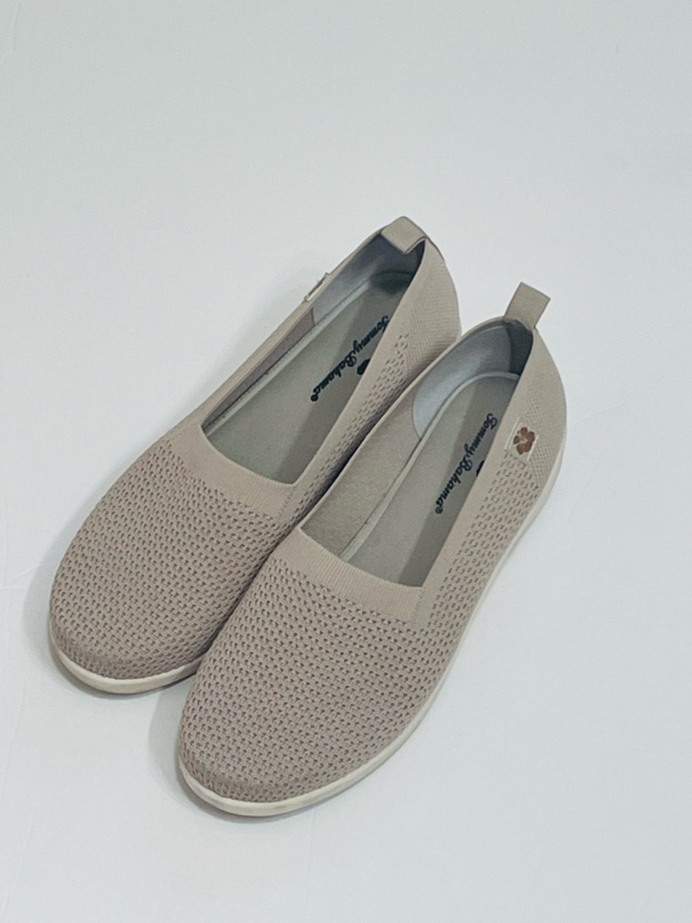 Tommy Bahama Taupe Knit Slip On Flats 7.5 Fit Like 8.5 Worn Twice